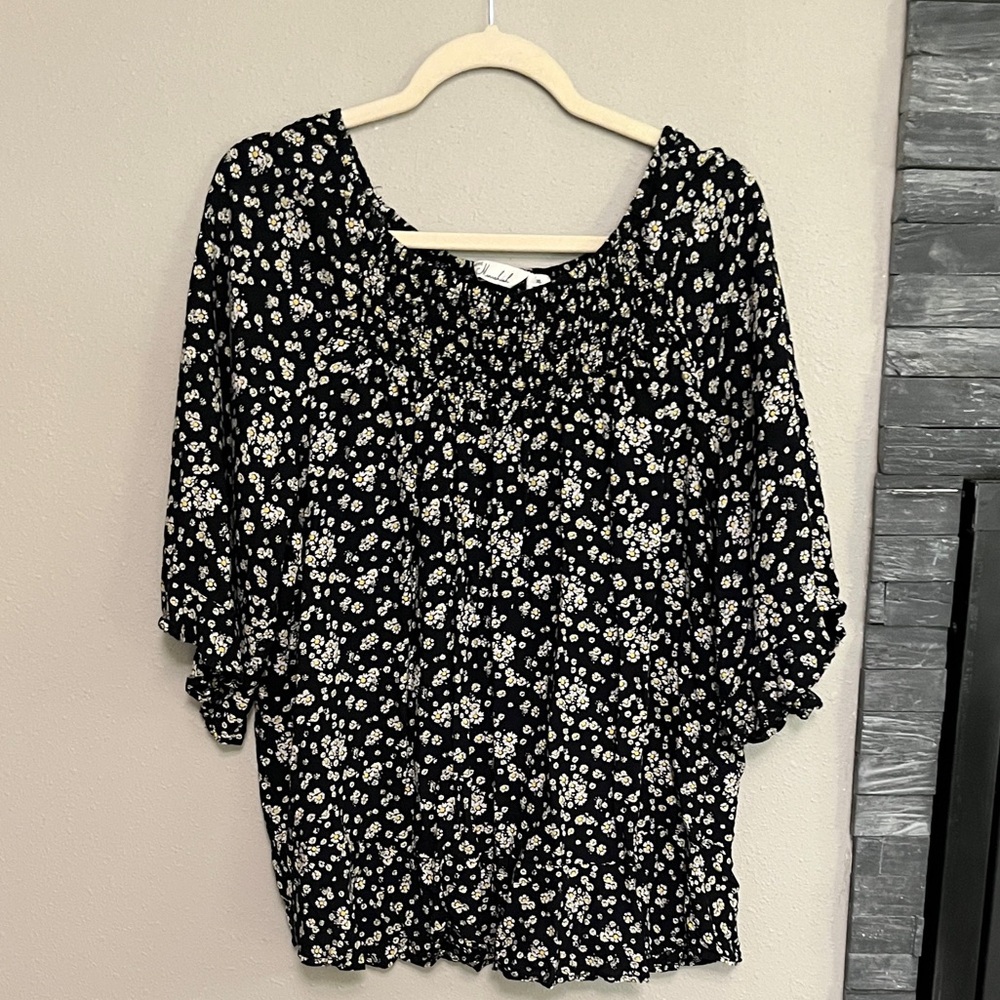 Daisy print ruffle edged Black and White Women's Top
